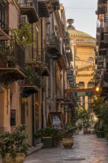 Palermo Gallery: The Massimo Theatre (Teatro Massimo) seen from an alley, Palermo, Sicily, Italy, Europe
