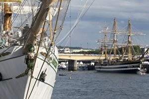 Images Dated 13th July 2008: Three masted boats, the Cuauhtemoc from Mexico and the Amerigo Vespucci during Armada 2008