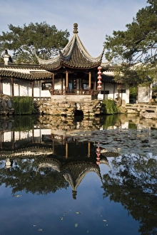 Images Dated 18th November 2008: The Master-of-Nets Garden (Wangshi Yuan), UNESCO World Heritage Site, Suzhou