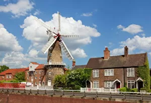 Wind Mill Collection: The Maud Foster Windmill is a seven storey, five sailed windmill located by the Maud Foster Drain