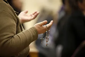 Rosaries Prints: Maundy Thursday celebration in St. Thomas Chaldean church, Sarcelles, Val d Oise