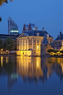 Netherland Prints: Mauritshuis at night