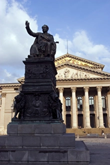 Max I Joseph monument and National Theatre