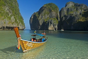 Images Dated 13th February 2007: Maya Bay, Kho Phi Phi Leh, Krabi Province, Thailand, Southeast Asia, Asia