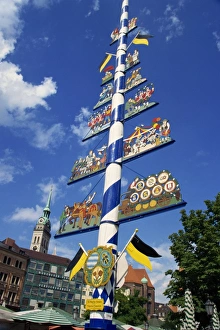 Viktualienmarkt Prints: The maypole on the Viktualienmarkt in the city of Munich