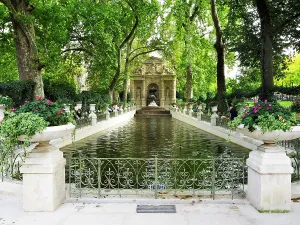Waterscape Prints: Medici Fountain shows water feature and greenery in Jardin du Luxembourg