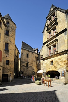 Images Dated 29th May 2009: Medieval buildings in the old town, Sarlat, Sarlat le Caneda, Dordogne, France, Europe