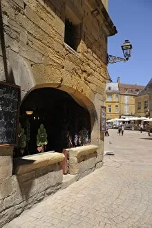 Images Dated 29th May 2009: Medieval merchants house in the old town, Sarlat, Sarlat le Caneda, Dordogne