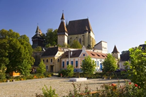 Images Dated 4th October 2006: Medieval Roma village on the fortified church route, 15th century fortified church
