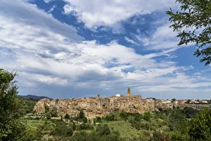 Pitigliano Prints: Medieval town of Pitigliano on hilltop, province of Grosseto, Tuscany, Italy, Europe