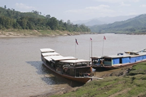 Images Dated 4th January 2008: Mekong River, Near Luang Prabang, Laos