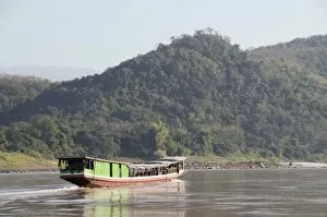 Images Dated 5th January 2008: Mekong River near Luang Prabang, Laos, Indochina, Southeast Asia, Asia