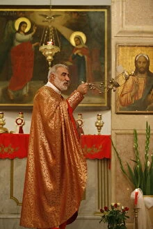 Images Dated 20th May 2000: Melkite priest, Emile Shoufani, celebrating Mass in Nazareth, Nazareth, Galilee, Israel