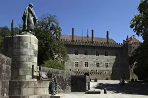Images Dated 24th July 2010: Memorial of the 12th century King Afonso Henriques (Afonso I), by the Palace of Dukes of Braganza