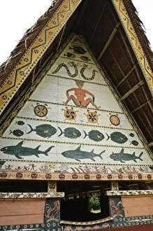 Images Dated 16th September 2005: Mens meeting house at Belau National Museum Koror, Republic of Palau, Pacific