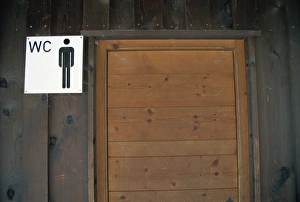 Images Dated 27th November 2007: Mens toilet