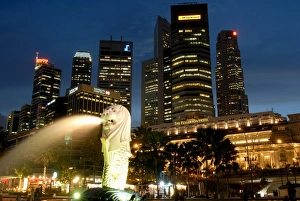 Merlion fountain with statue of half lion and fish
