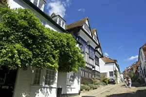 Images Dated 7th August 2011: Mermaid Street in summer sunshine, Rye, East Sussex, England, United Kingdom, Europe