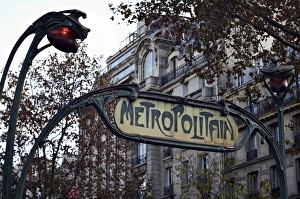 Travel Destinationss Prints: Metropolitain sign and entrance to the Paris Metro, Paris, France, Europe
