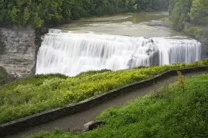 Images Dated 12th September 2007: Middle Falls in Letchworth State Park, Rochester, New York State, United States of America