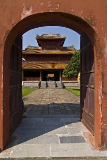 Images Dated 27th December 2009: To Mieu Temple complex, UNESCO World Heritage Site, Hue, Vietnam, Indochina
