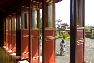 Images Dated 27th December 2009: To Mieu Temple complex, UNESCO World Heritage Site, Hue, Vietnam, Indochina