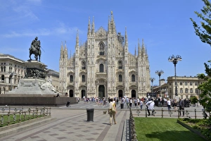 Duomo Prints: Milan Cathedral (Duomo), Piazza del Duomo, Milan, Lombardy, Italy, Europe