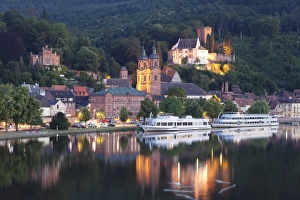 Mildenburg Castle and Parish Church of St. Jakobus, excursion boats on Main River