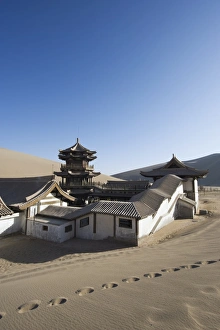 Images Dated 13th December 2008: Ming Sha sand dunes and pavilion at Crescent Moon Lake, Dunhuang, Gansu Province