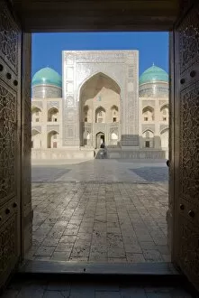 Images Dated 9th August 2009: Mir-i-Arab Medressa, UNESCO World Heritage Site, Bukhara, Uzbekistan, Central Asia