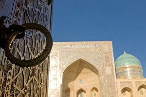 Images Dated 9th August 2009: Mir-i-Arab Medressa, UNESCO World Heritage Site, Bukhara, Uzbekistan, Central Asia