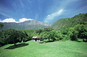Images Dated 29th January 2000: Miriakamba hut at 2500m, first stop for climbers, Arusha National Park