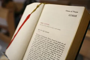 Images Dated 6th April 2007: Missal, Easter Monday, Rome, Lazio, Italy, Europe