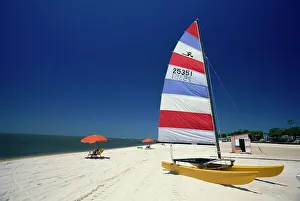 Images Dated 1st February 2008: Mississippi Beach at Biloxi Resort, part of the miles of white sands on the Gulf of Mexico coast
