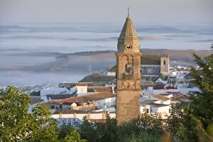 Images Dated 22nd May 2008: Misty dawn, Medina Sidonia, Andalucia, Spain, Europe