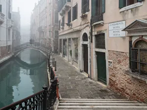 Castello Prints: A misty winter morning by the canal