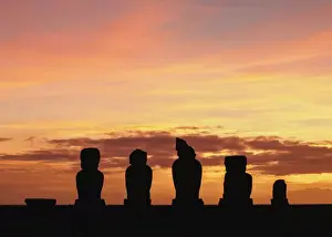 Moais in Ahu Vai Uri at sunset, Tahai Archaeological Complex, Rapa Nui National Park