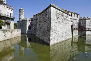 Images Dated 24th May 2009: Moat and Castillo de la Real Fuerza in Old Havana, UNESCO World Heritage Site