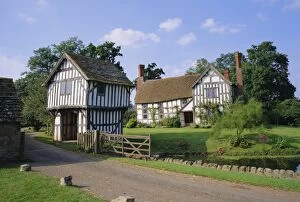 Hereford Worcester Collection: Moated manor house dating from the 14th century, Lower Brockhampton, Hereford & Worcester