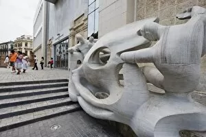 Images Dated 2nd May 2010: Modern art sculpture at Museo Nacional de Belles Artes, National Museum of Art