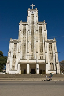 Images Dated 2nd September 2008: Modern church in Mahajanga, Madagascar, Africa