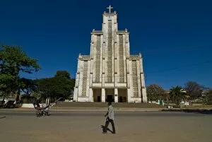 Images Dated 2nd September 2008: Modern church in Mahajanga, Madagascar, Africa
