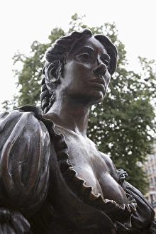 Images Dated 14th September 2006: Molly Malone statue, (the tart with the cart), Grafton Street, Dublin, Republic of Ireland