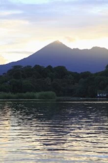Images Dated 1st November 2009: Mombacho Volcano, Lake Nicaragua, Granada, Nicaragua, Central America