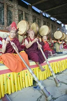 Images Dated 1st October 2009: Monks playing horns at a Tsechu (festiva), Gangtey Gompa (Monastery), Phobjikha Valley