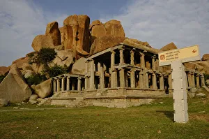 Karnataka Prints: Monolithic Bull, Hindu Temple in Hampi, UNESCO World Heritage Site, Karnataka, India, Asia