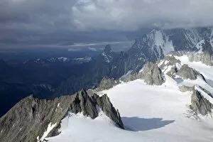 Images Dated 14th August 2011: Mont Blanc Massif, Courmayeur, Val d Aosta, Italy, Europe