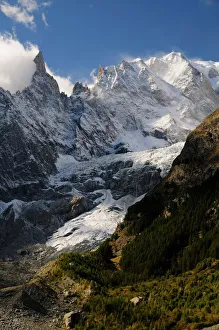 Images Dated 4th October 2008: Monte Bianco (Mont Blanc) seen from Vallee d Aosta, Suedtirol, Italy, Europe