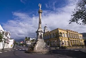 Images Dated 29th July 2007: Monument aux Morts in front of the town hall of St-Denis, La Reunion, Indian Ocean
