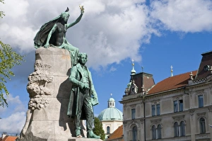 Images Dated 16th August 2008: Monument in the center of Lublijana, Slovenia, Europe